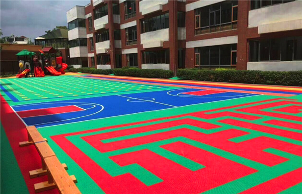 幼兒園地板在選購時(shí)一定要注意哪些方面？