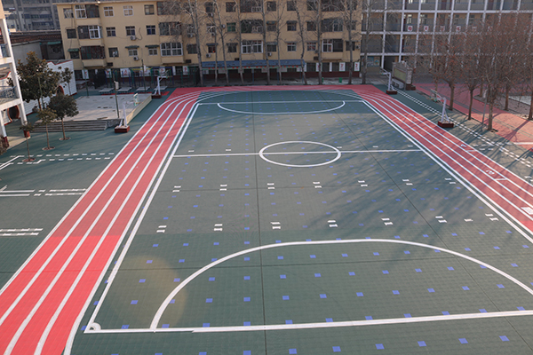 懸浮拼裝地板怎么安裝？需要專業(yè)人員嗎