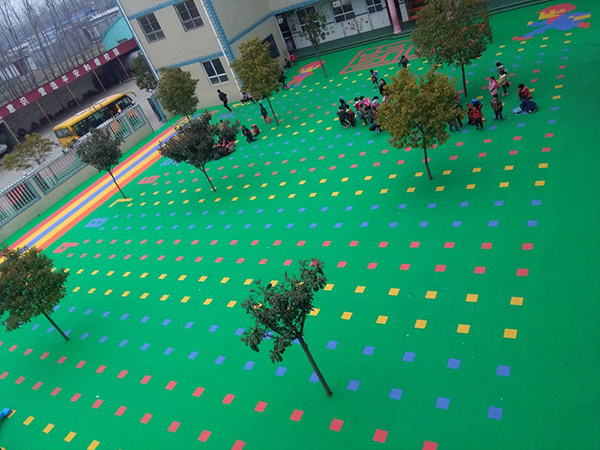 懸浮拼裝地板有什么優(yōu)勢(shì)？